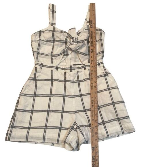 Abercrombie & Fitch Gray and White Plaid Cut Out Halter Strap Romper Women Sz  2 - Picture 8 of 12